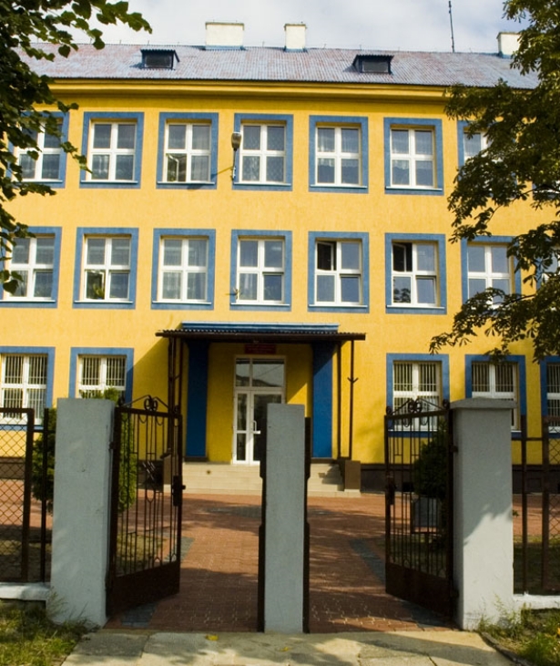 budynek szkoły rok 2016